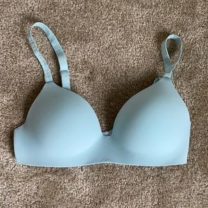 Victoria secret t-shirt lightly lined wireless